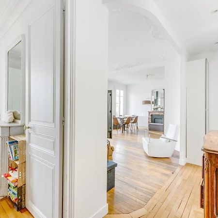 Апартаменти Place De La Mairie Леваллуа-Перре Екстер'єр фото